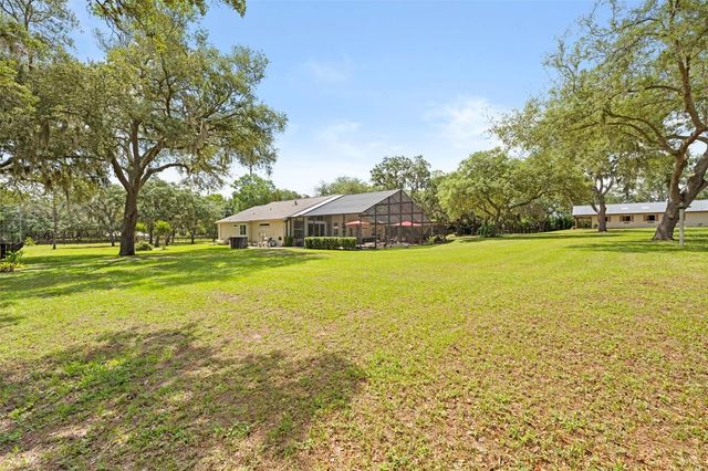 19509 PASO FINO WAY, Dade City, FL 33523