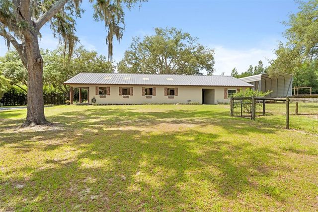 19509 PASO FINO WAY, Dade City, FL 33523