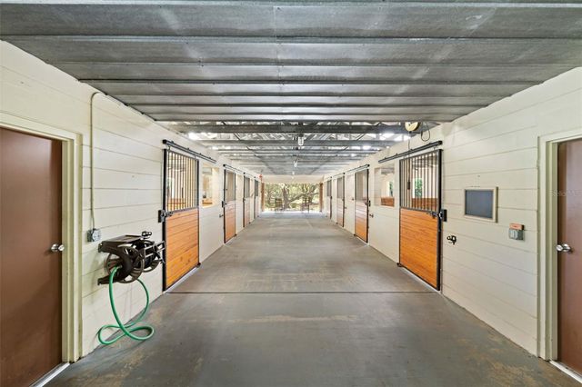 19509 PASO FINO WAY, Dade City, FL 33523