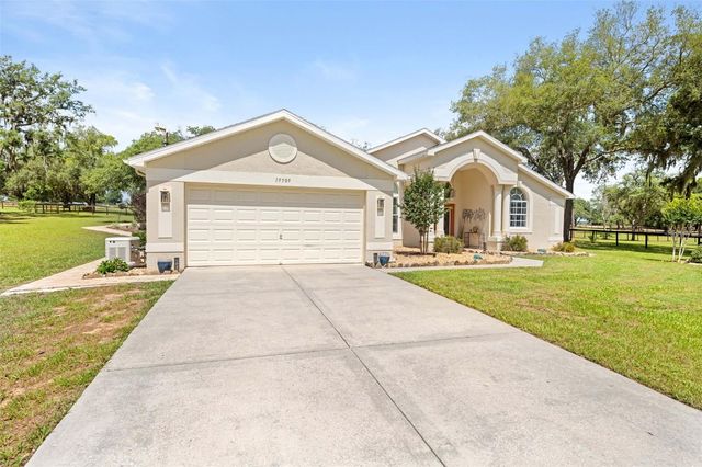 19509 PASO FINO WAY, Dade City, FL 33523