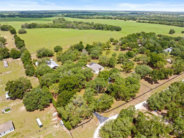 19509 PASO FINO WAY, Dade City, FL 33523