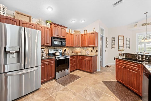 19509 PASO FINO WAY, Dade City, FL 33523