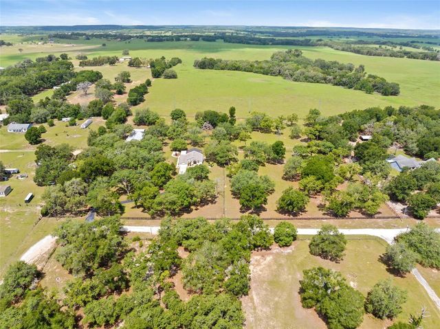 19509 PASO FINO WAY, Dade City, FL 33523