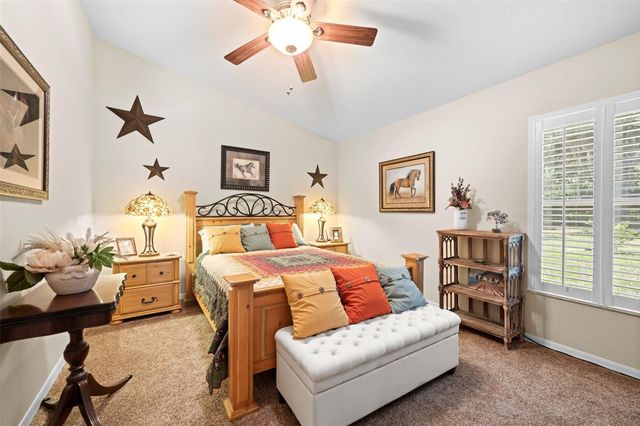 19509 PASO FINO WAY, Dade City, FL 33523