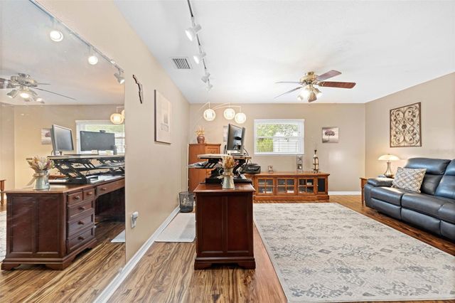 19509 PASO FINO WAY, Dade City, FL 33523