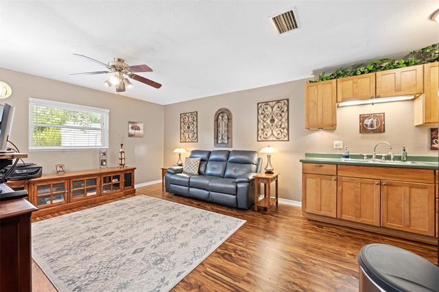 19509 PASO FINO WAY, Dade City, FL 33523