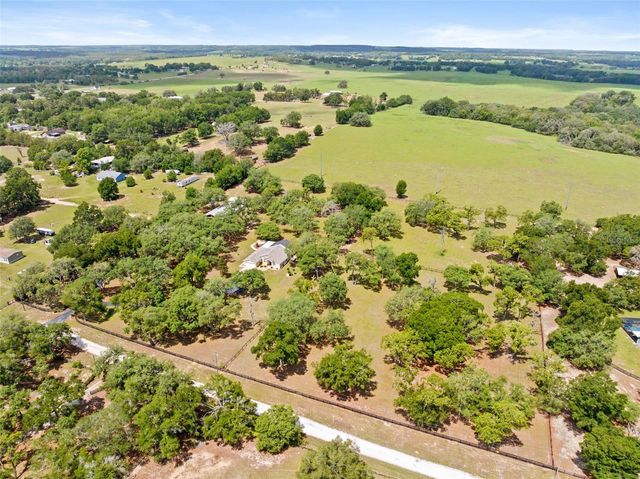 19509 PASO FINO WAY, Dade City, FL 33523