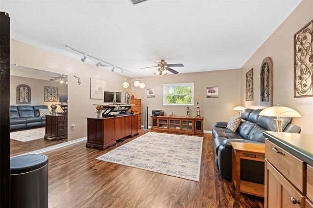 19509 PASO FINO WAY, Dade City, FL 33523