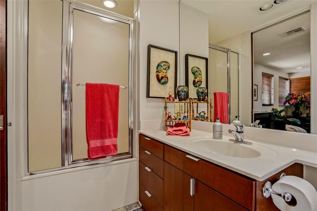 2624 E 33rd Street, Tulsa, OK 74105