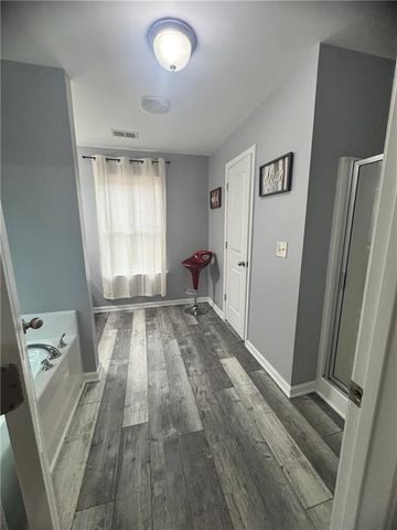 754 lobdale Falls Drive, Lawrenceville, GA 30045