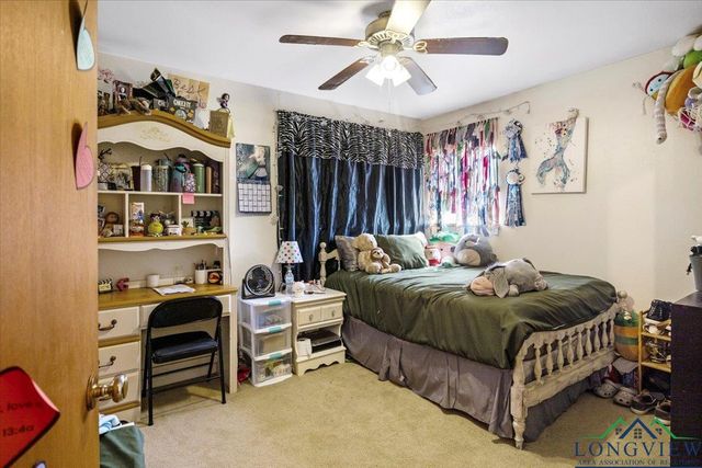 11050 Oak St, New London, TX 75682