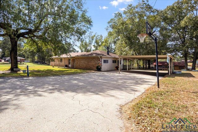 11050 Oak St, New London, TX 75682