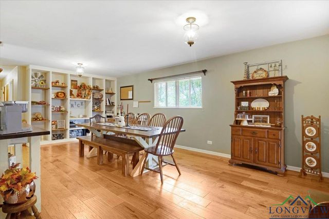 11050 Oak St, New London, TX 75682