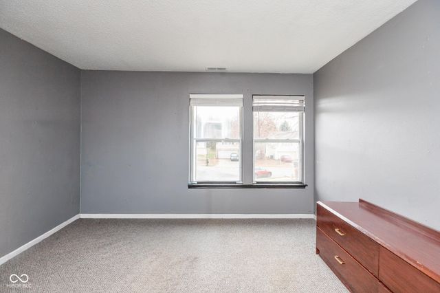 8752 Browns Valley Court, Indianapolis, IN 46113