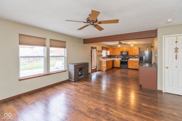 8752 Browns Valley Court, Indianapolis, IN 46113