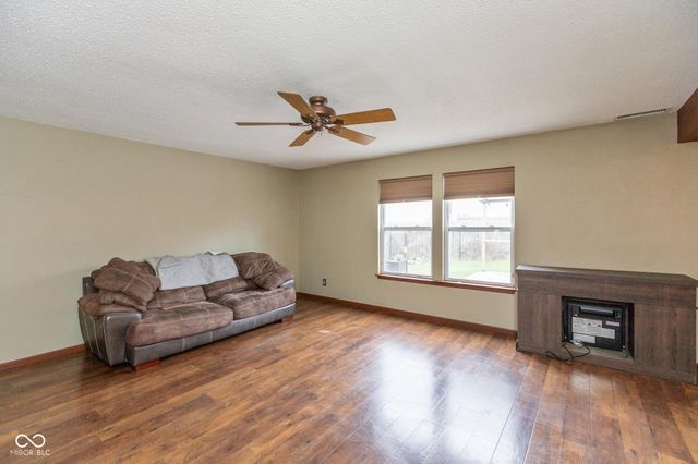 8752 Browns Valley Court, Indianapolis, IN 46113