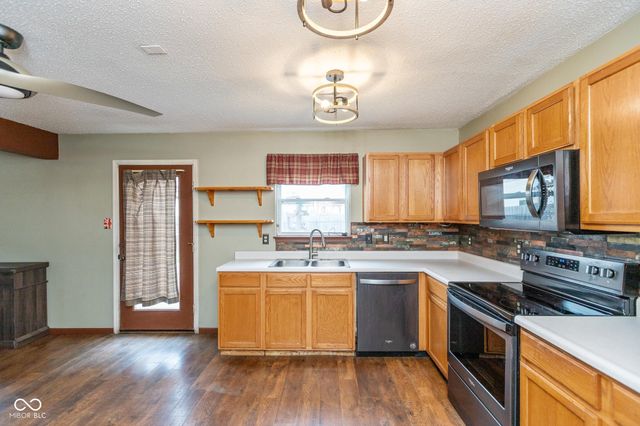 8752 Browns Valley Court, Indianapolis, IN 46113