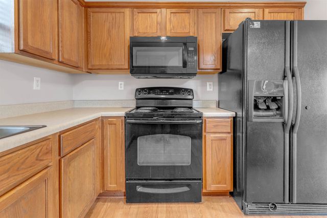 1092 E MONTEBELLO CIR, Memphis, TN 38018