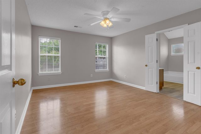 1092 E MONTEBELLO CIR, Memphis, TN 38018