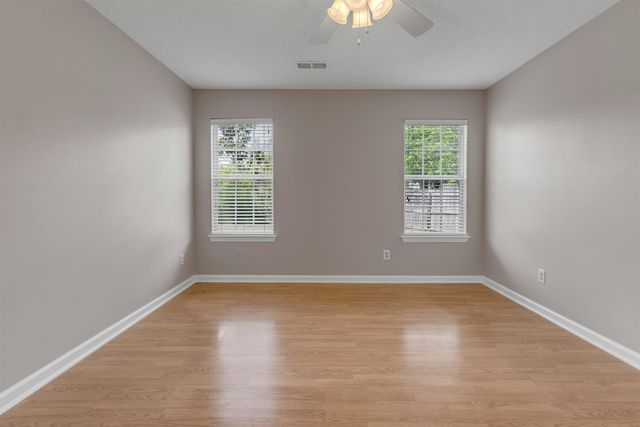 1092 E MONTEBELLO CIR, Memphis, TN 38018