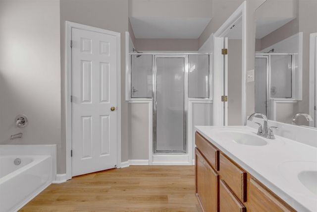 1092 E MONTEBELLO CIR, Memphis, TN 38018