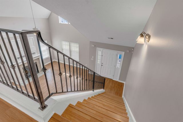 1092 E MONTEBELLO CIR, Memphis, TN 38018