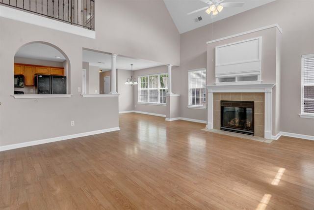 1092 E MONTEBELLO CIR, Memphis, TN 38018