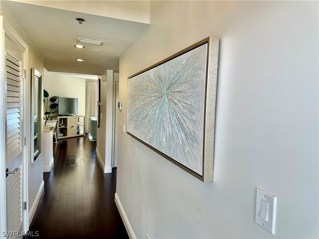 365 5th AVE S 303, Naples, FL 34102