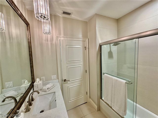 365 5th AVE S 303, Naples, FL 34102