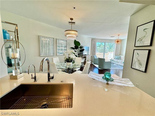 365 5th AVE S 303, Naples, FL 34102