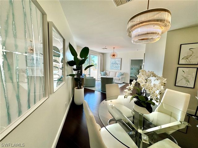 365 5th AVE S 303, Naples, FL 34102