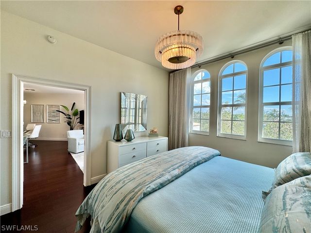 365 5th AVE S 303, Naples, FL 34102