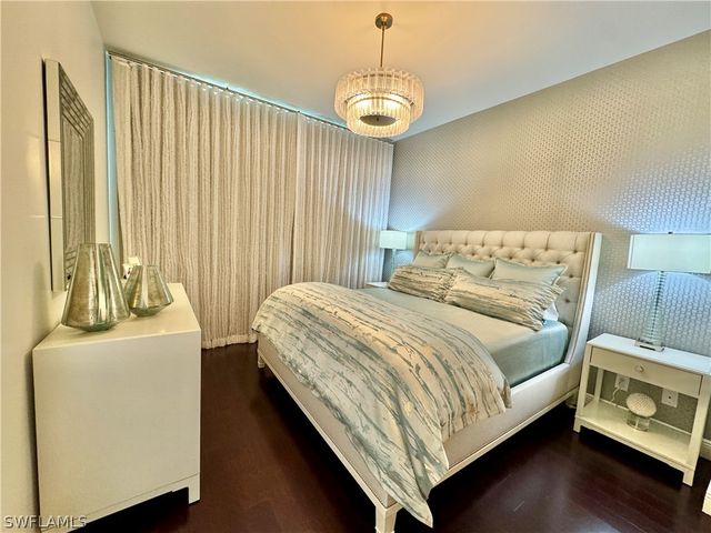 365 5th AVE S 303, Naples, FL 34102