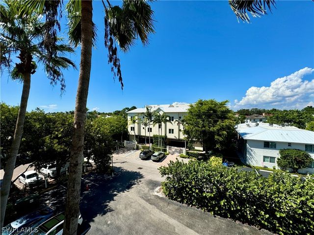 365 5th AVE S 303, Naples, FL 34102
