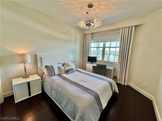 365 5th AVE S 303, Naples, FL 34102