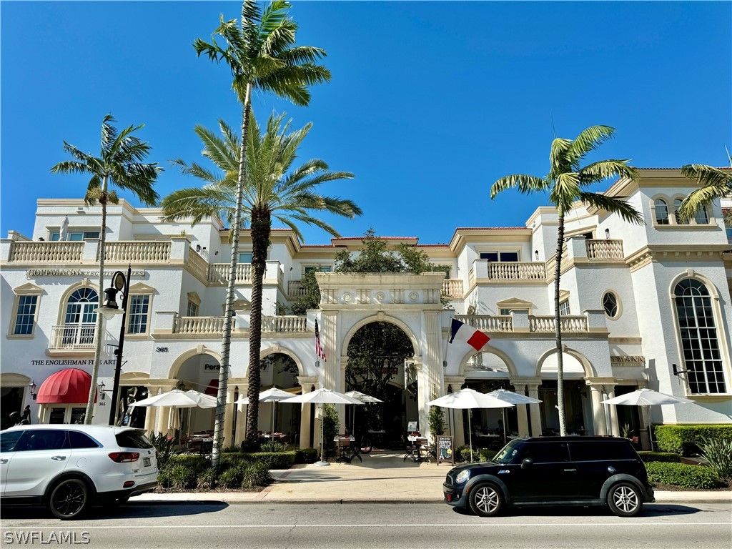 365 5th AVE S 303, Naples, FL 34102