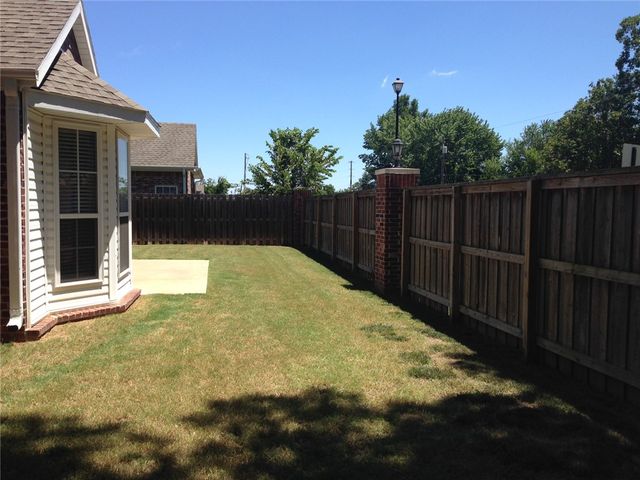 1316 W Fir Street, Rogers, AR 72758