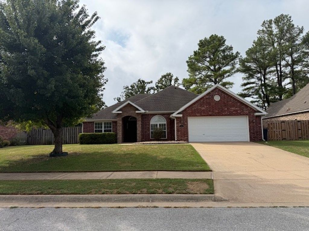 1316 W Fir Street, Rogers, AR 72758