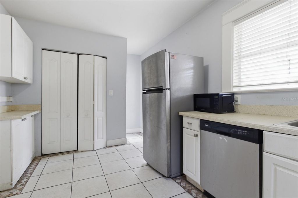 Image 14 of property listing at 917 E 26TH AVENUE, Tampa, FL 33605