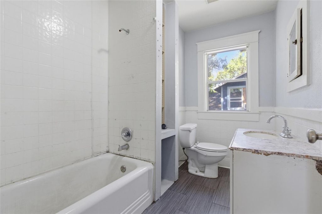 Image 15 of property listing at 917 E 26TH AVENUE, Tampa, FL 33605