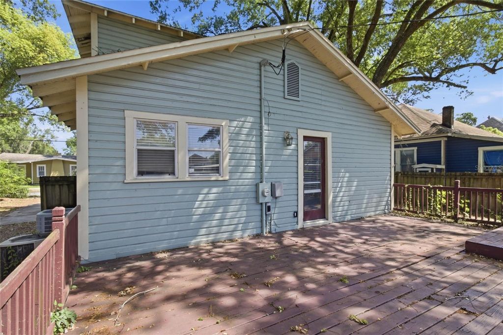 Image 19 of property listing at 917 E 26TH AVENUE, Tampa, FL 33605