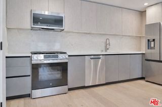 8261 1/2 W 4th Street, Los Angeles, CA 90048