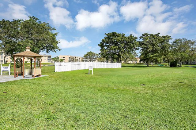 8861 Sunrise Lakes Blvd 305, Sunrise, FL 33322