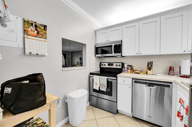 8861 Sunrise Lakes Blvd 305, Sunrise, FL 33322