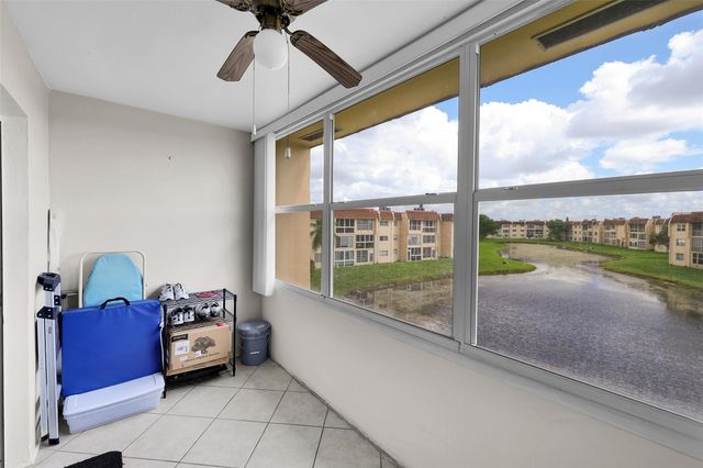 8861 Sunrise Lakes Blvd 305, Sunrise, FL 33322