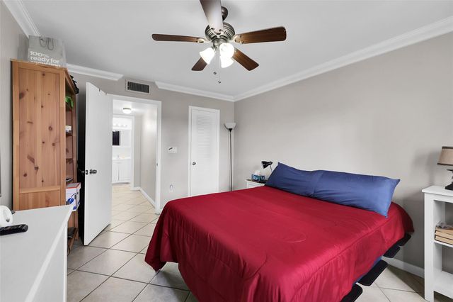 8861 Sunrise Lakes Blvd 305, Sunrise, FL 33322