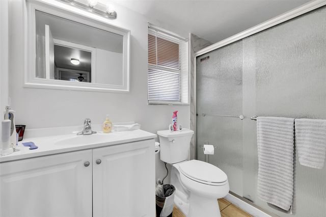 8861 Sunrise Lakes Blvd 305, Sunrise, FL 33322