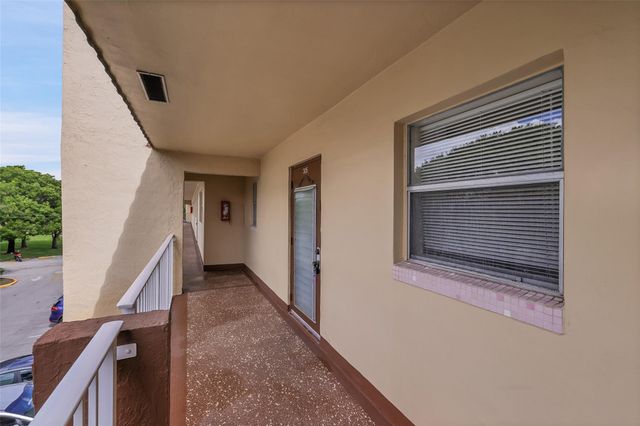 8861 Sunrise Lakes Blvd 305, Sunrise, FL 33322