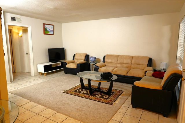 14333 Memorial Drive 64, Houston, TX 77079
