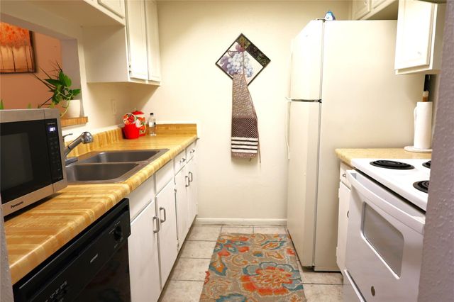 14333 Memorial Drive 64, Houston, TX 77079